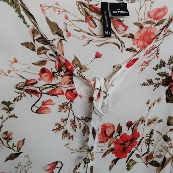 New Directions Floral Blouse - Picture 4 of 7